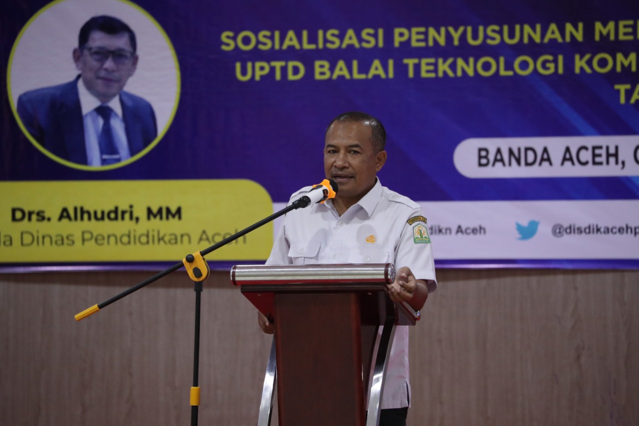 Kepala UPTD Balai Tekkomdik, T. Fariyal, S.Sos, MM (Foto: Dok. Ist)