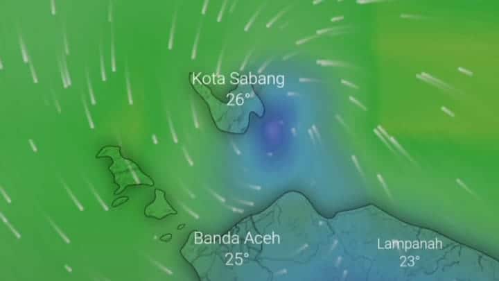Pusaran Badai terpantau di arah Utara Kota Banda Aceh. (Foto: instagram @aceh.viral)