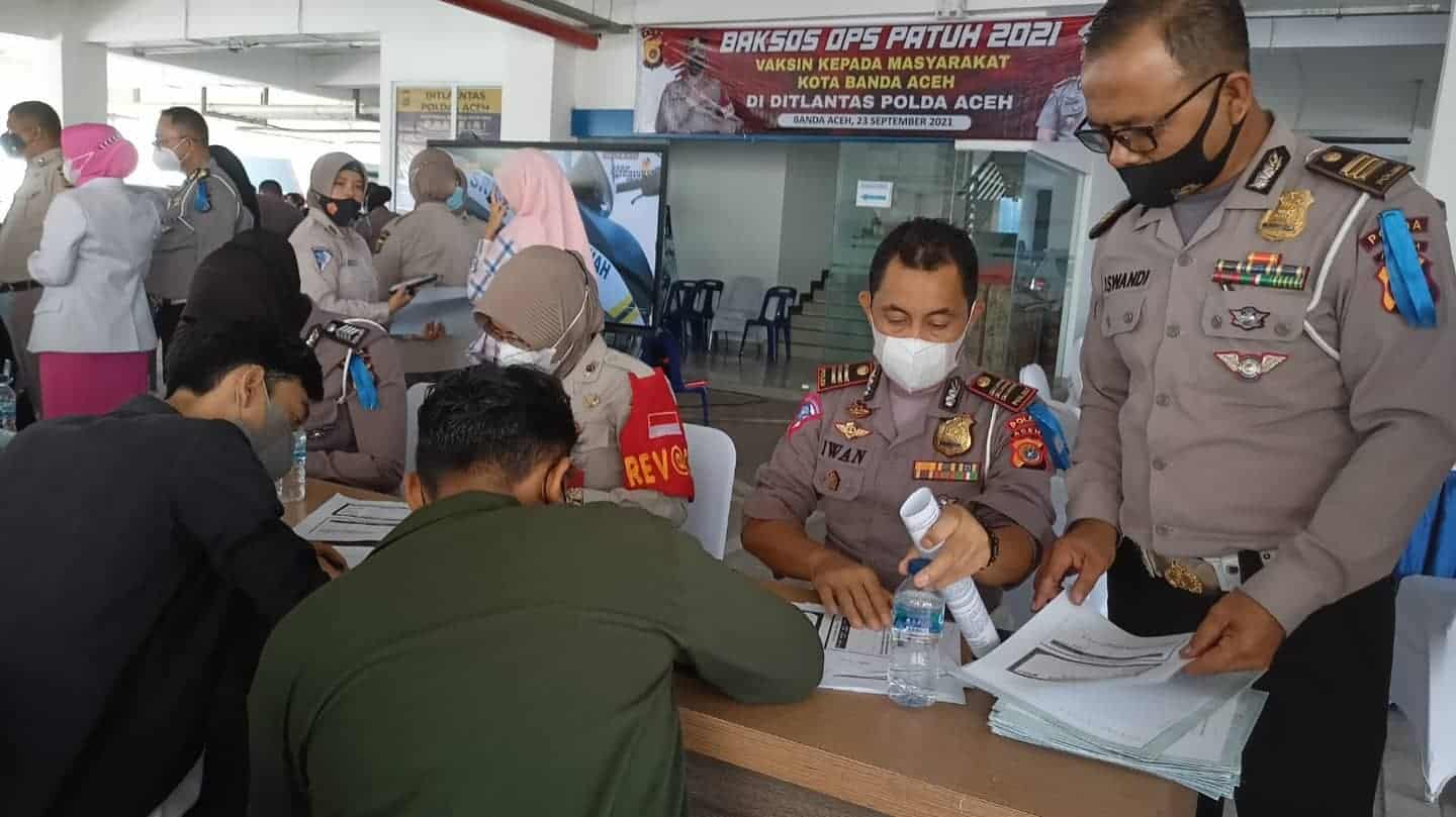 Pelaksanaan vaksinasi massal Polda Aceh. (Foto: Dok. Ist)