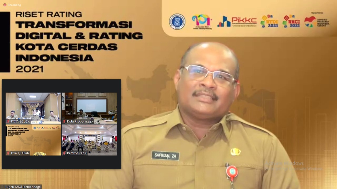 Dirjen Bina Adwil, Safrizal ZA dalam acara Penutupan Riset Transformasi Digital Indonesia (RTDI) dan Rating Kota Cerdas Indonesia (RKCI) secara virtual, Senin (27/12/2021). Foto: Tangkapan Layar.