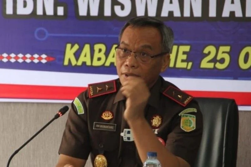 Mantan Kepala Bappeda Medan Ditangkap Saat Belanja di Pasar Pagi Seutui Banda Aceh