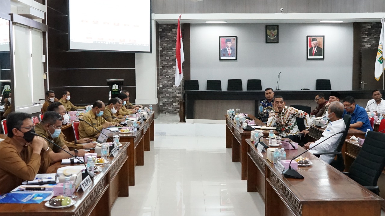 Banggar DPRA dan TAPA Gelar Rapat Bahas APBA Tahun 2022, Senin (10/1/2022). Foto: Nukilan/Irfan