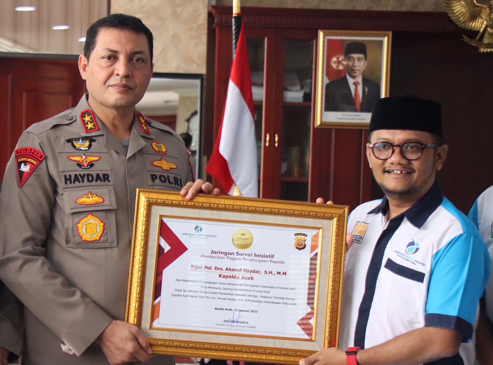 Berkinerja Baik,  Kapolda Aceh Peroleh Penghargaan Jaringan Survei Inisiatif