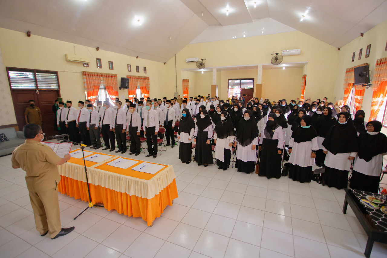 Sekda Aceh Tamiang Lantik 89 Pejabat Sekolah