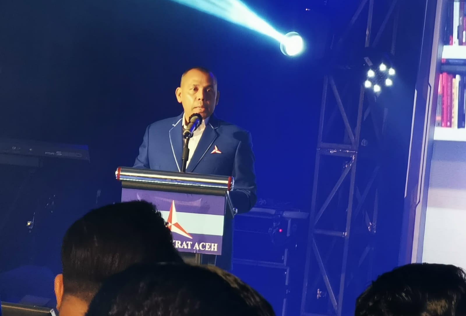 Ketua DPD Demokrat Aceh, Muslim, SHI, MM memberikan sambutan pertamnya usai dilantik Ketua Umum DPP Partai Demokrat, Agus Harimurti Yudhoyono (AHY) di Hotel Hermes Palace, Banda Aceh, Jum'at (7/1/2022). Foto: Nukilan/JI