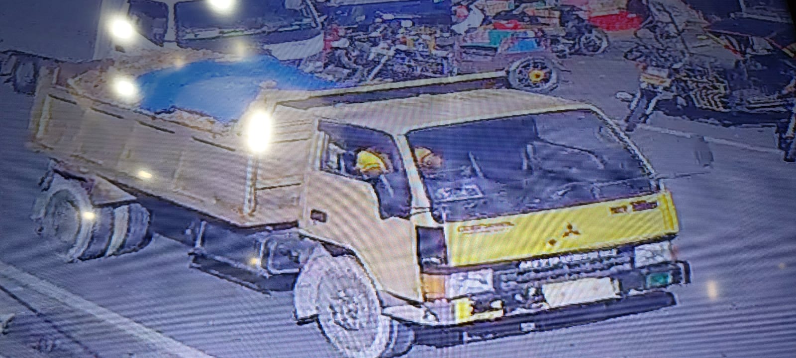 Penmpakan mobil pelaku tabrak lari yang terekam cctv. (Foto: Humas Polda)