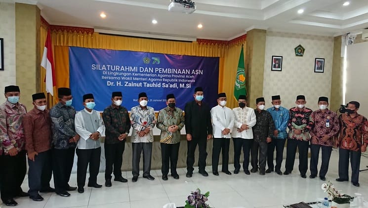 Wamenag RI Dr H Zainut Tauhid Sa'adi, MSi Bersama Kanwil Kemenag Aceh, (Foto: Amad/Nukilan)