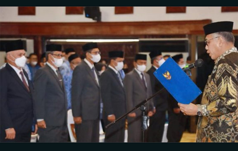 Gubernur Aceh Nova Iriansyah melakukan Pengukuhan dan Pengangkatan Pejabat Struktural di Sekretariat Daerah (Setda) Aceh. (Foto: Humpro)
