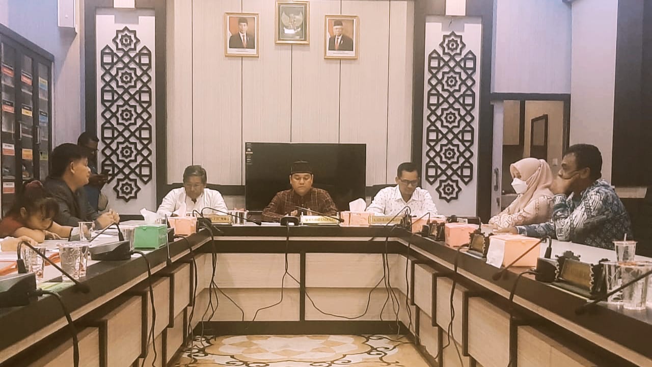 Rapat Komisi I DPRA bersama YLBHA, Senin (14/2/2022). Foto: Nukilan/Hadiansyah