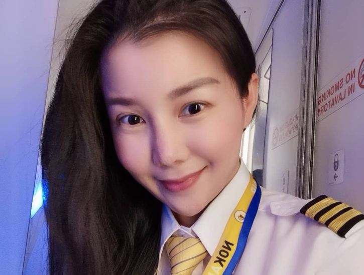 Pilot cantik asal Thailand, Capt. Pimsitanan Chocknumchanachai (Foto: Instagram/@bpims)