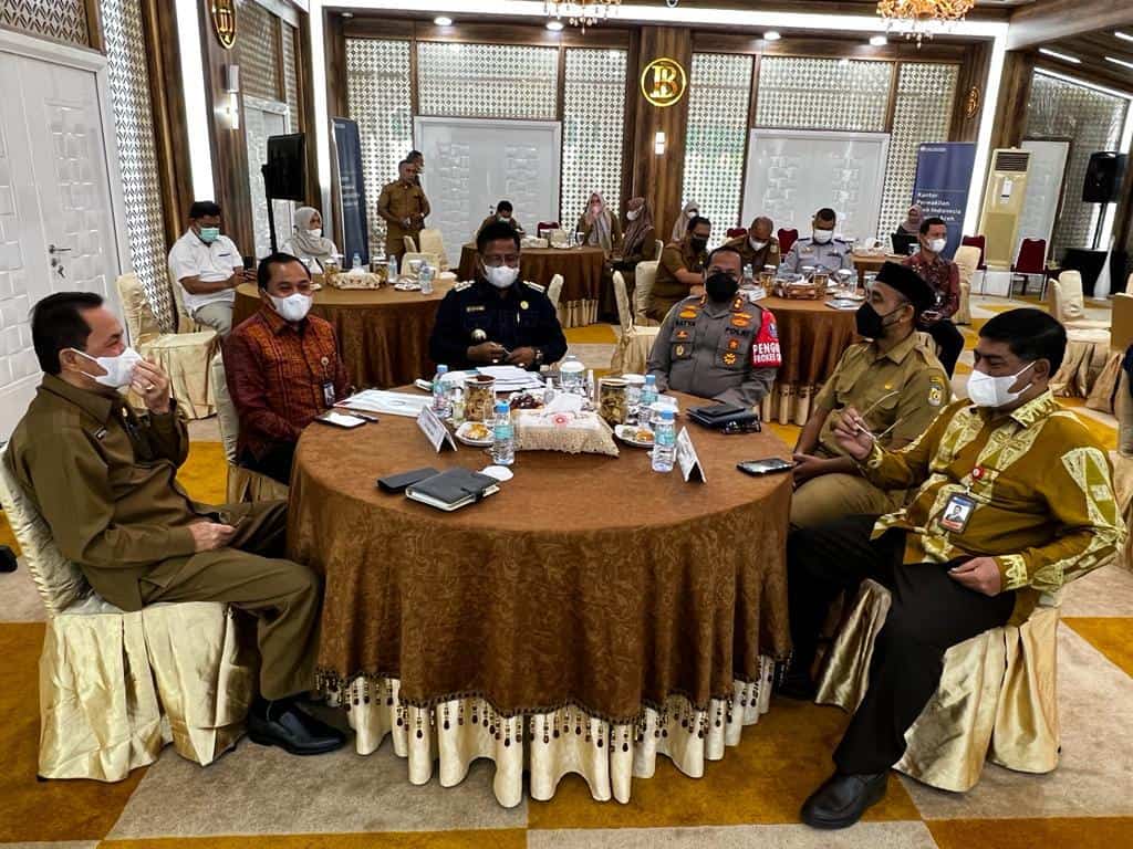 Tim Pengendalian Inflasi Daerah (TPID) Kota Banda Aceh melaksanakan High Level Meeting (HLM) di Ruang Auditorium, Kantor Perwakilan Bank Indonesia, Selasa (22/3/2022). Foto: Dok.Ist