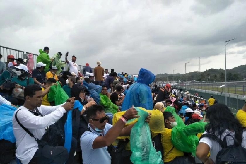 Penonton ajang MotoGP Mandalika Lombok Tengah NTB. (Foto: Antara/Akhyar).