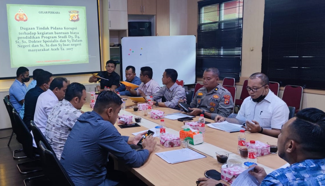 Polda Aceh menetapkan tersangka kasus korupsi beasiswa tahun 2017 melalui gelar perkara di Mapolda Aceh, Selasa (1/3/2022). Foto: Dok.Ist