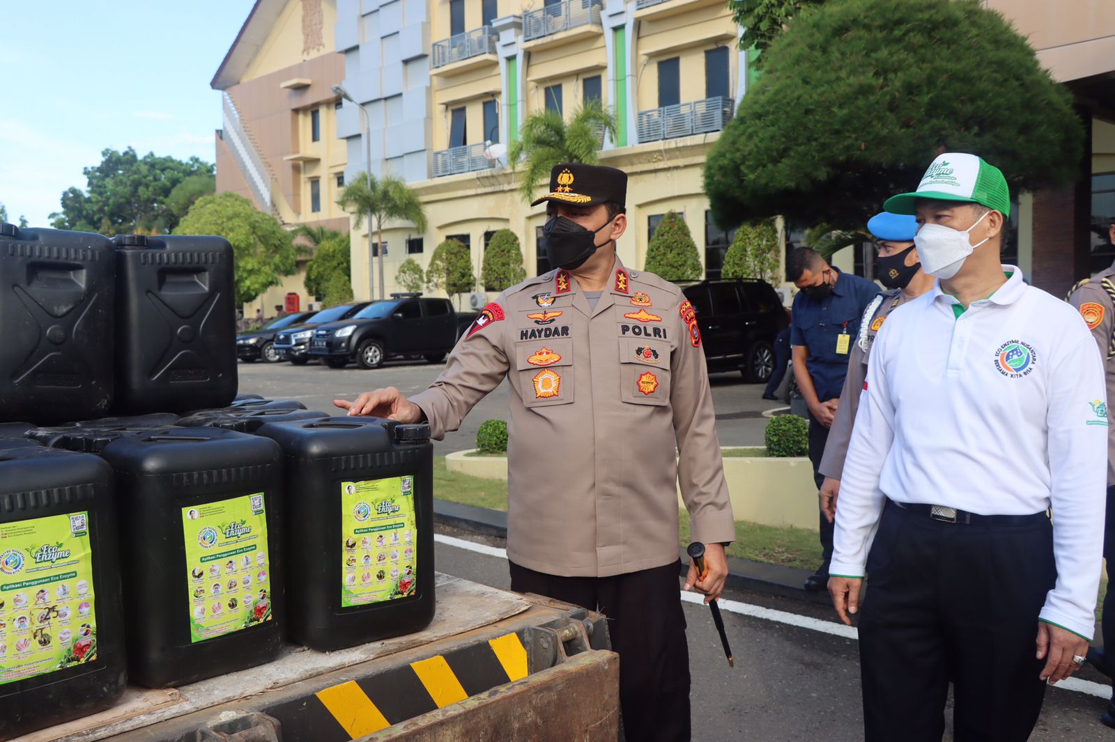 Terima 3.000 Liter Eco Enzyme, Kapolda Aceh: Udara Sehat Jadi Prioritas