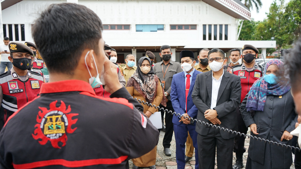 DPD ALAMP AKSI saat melakukan aksi unjuk rasa di depan kantor DPRA, di Banda Aceh, Selasa (1/3/2022). (Foto: Dok. Ist)