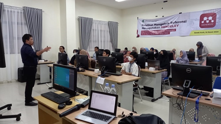 Puluhan Mahasiswa UIN Ar-Raniry Dibekali Pelatihan Mendeley