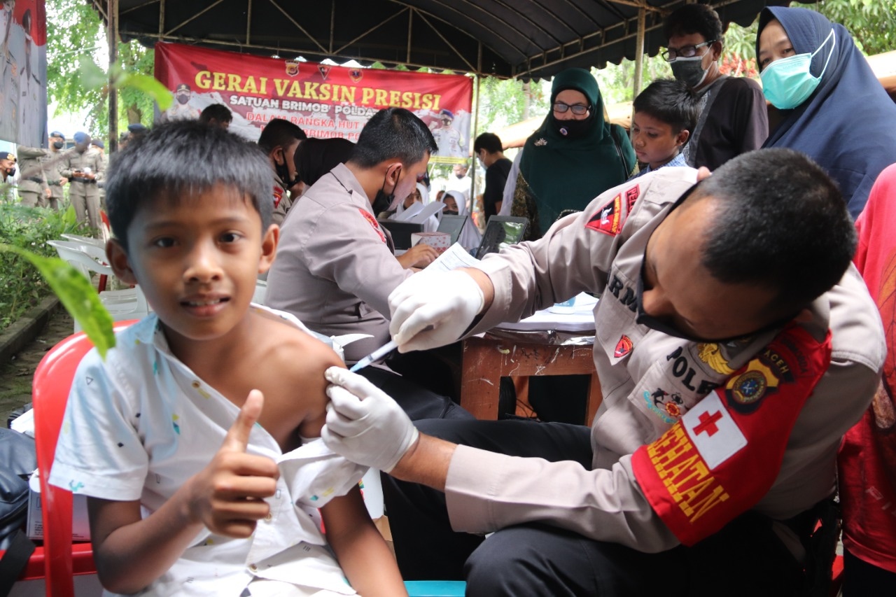 Anak di Aceh melakukan vaksinasi dosis pertama (Foto: Dok.Ist)