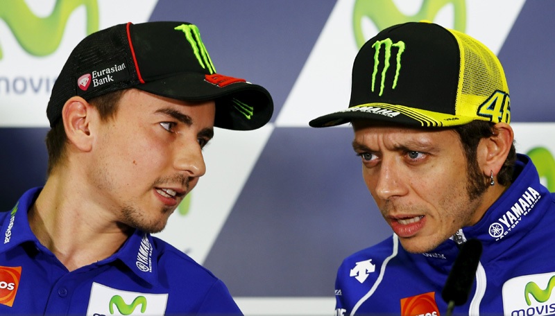 Jorge Lorenzo dan Valentino Rossi (Foto: Reuters)