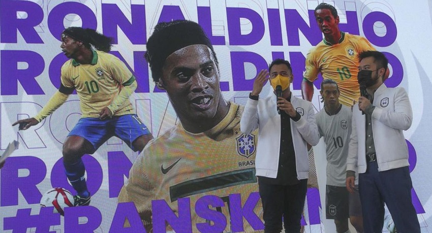 Acara pengenalan Ronaldinho di Prestige Image Motorcars, Pluit, Jakarta Utara, 29 Maret 2022. (Foto: Detik)