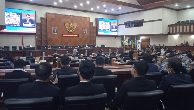 Rapat Paripurna Penyerahan LHP-BPK Pemerintah Aceh TA 2021, (Foto: Irfan/Nukilan)
