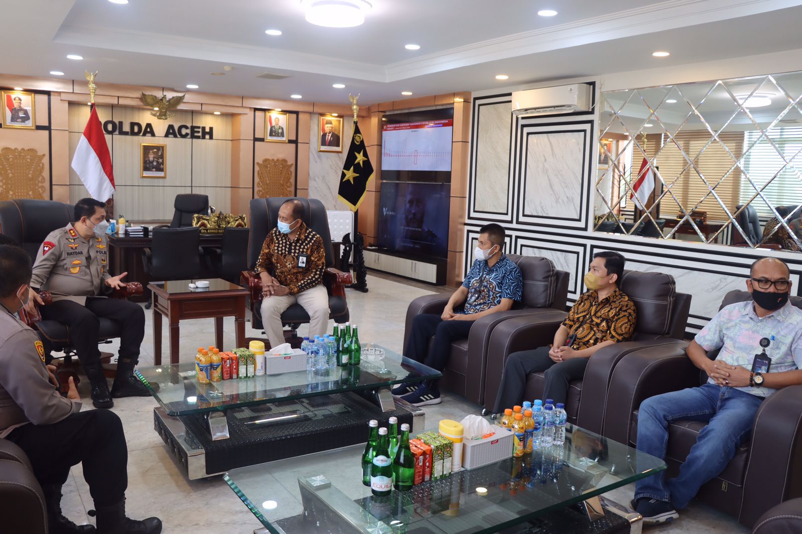 Ahmad Haydar menerima audiensi GM PLN Wilayah Aceh yang baru, Parulian Noviandri di ruang kerjanya. (Foto: Dok.Ist)