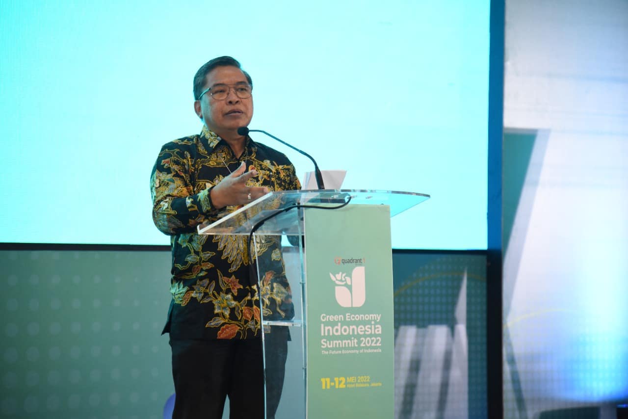 Wakil Menteri Lingkungan Hidup dan Kehutanan Alue Dohong dalam webinar Green Economy Indonesia Summit 2022: The Future Economy of Indonesia, Rabu (11/05), di Jakarta.  Foto: Menlhk