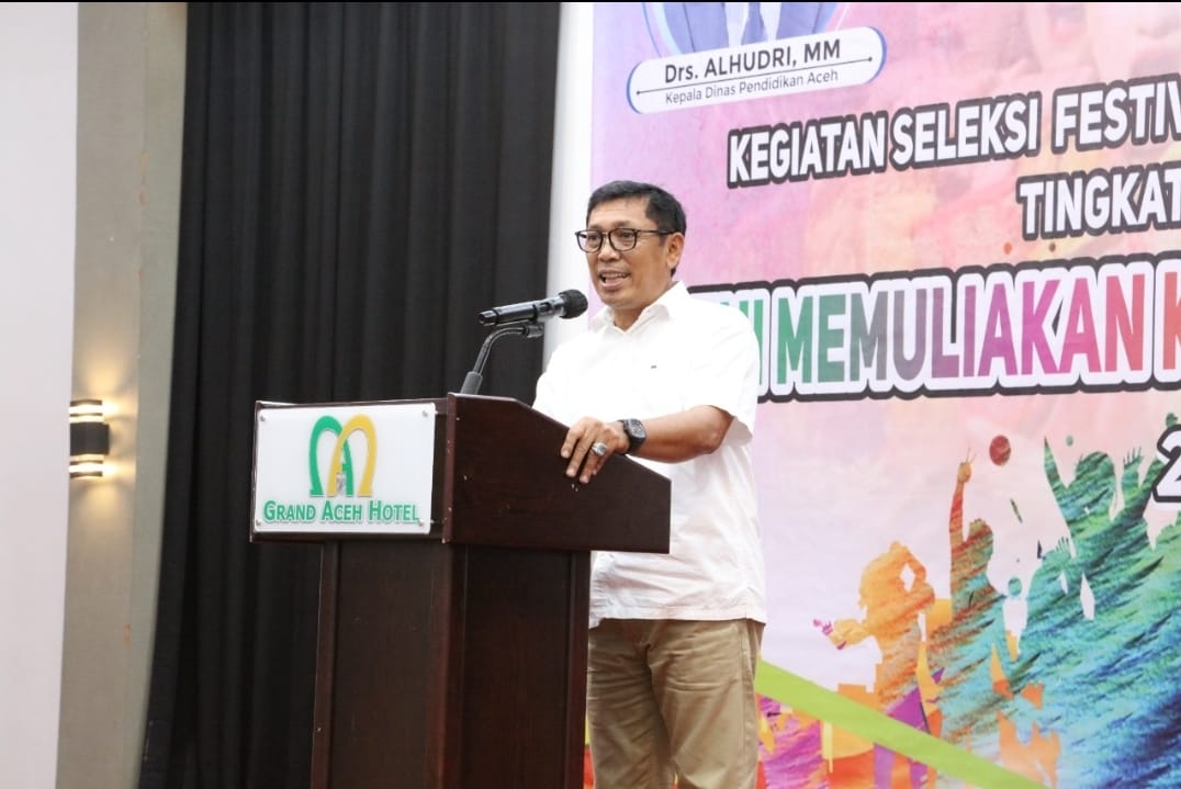 Kadisdik Aceh saat membuka FLS2N SMK 2022 tadi malam (Jumat  27/5/2022). Foto: Dok.Ist