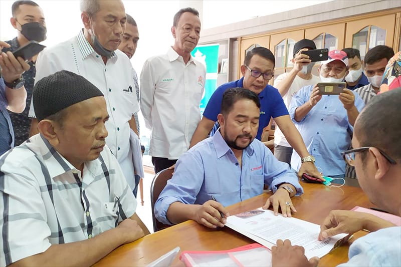 Ismail Rasyid Resmi Mendaftar Balon Ketua Kadin Aceh