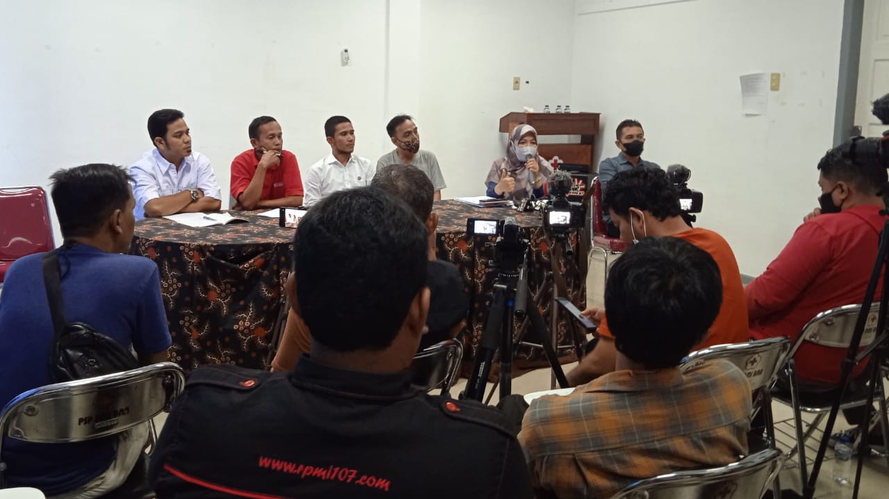 Konferensi Pers PMI Kota Banda Aceh, Kamis (12/5/2022)di Aula Unit Donor Darah. (Foto: Nukilan)