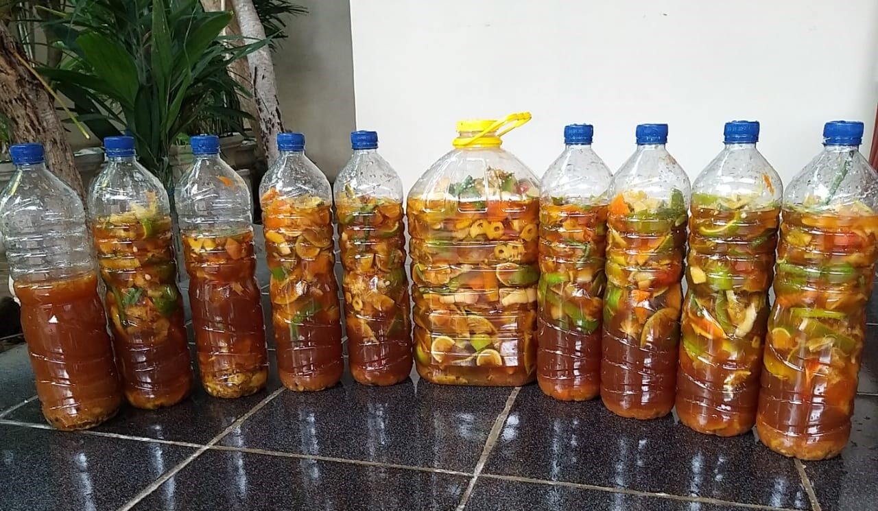 Cairan eco-enzyme | via agrozine.id