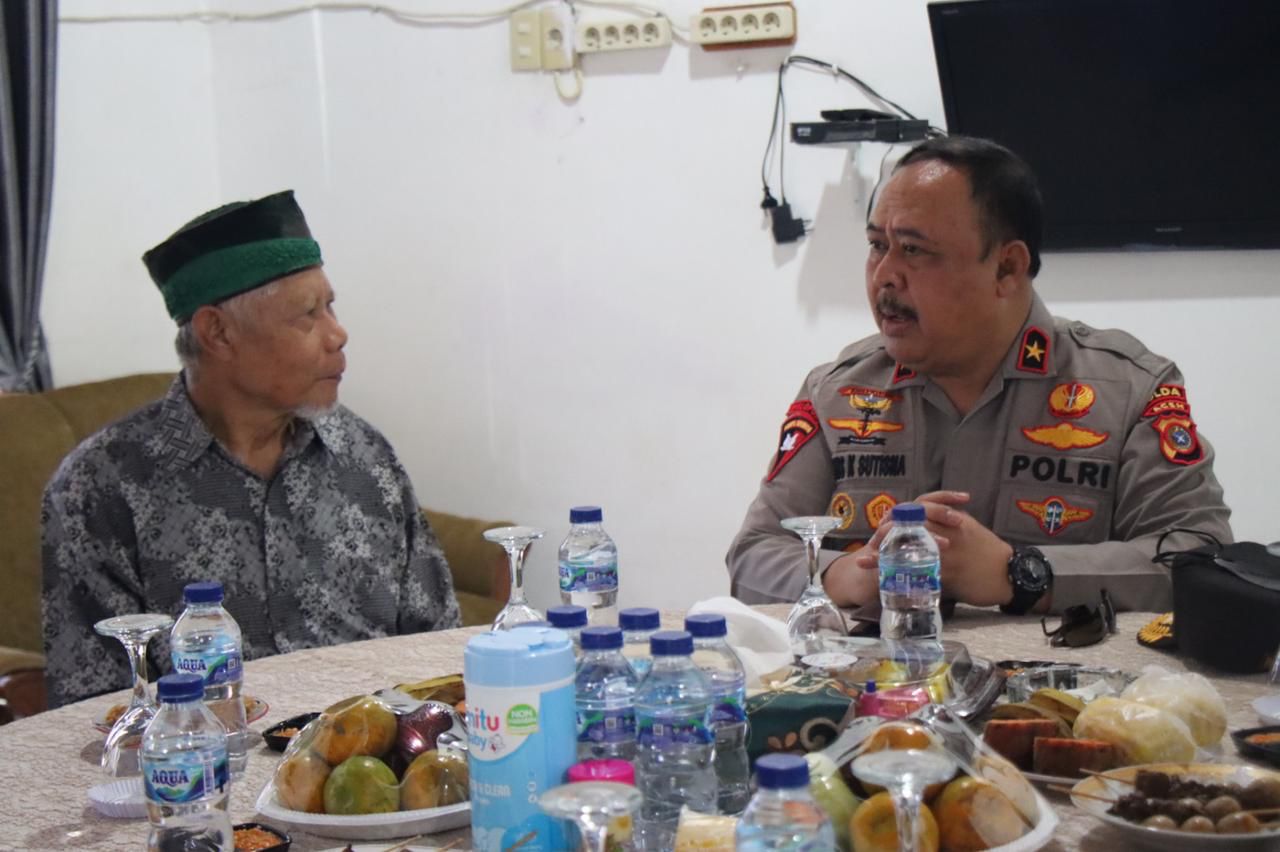 Sambangi Kombes (Purn) Tahta Hidayat, Wakapolda Aceh: Beliau Bhayangkara Sejati