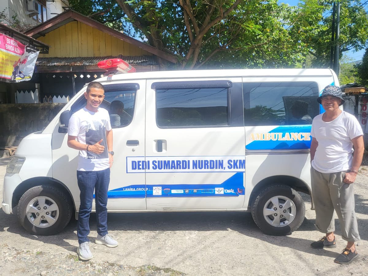 Mobil Ambulance untuk Aksi Kemanusian milik Dedi Sumardi Nurdin, SKM, MM.