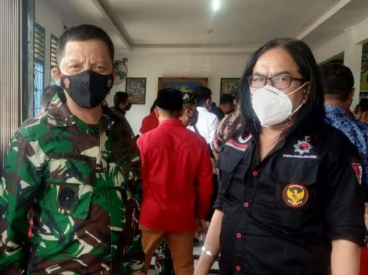 Ketua Satgas Cakra Buana Aceh, Muhammad Ali alias Ali Gondrong bersama Mayjen TNI Achmad Marzuki yang saat ini telah menjabat Pj Gubernur Aceh. (Foto: Ist)