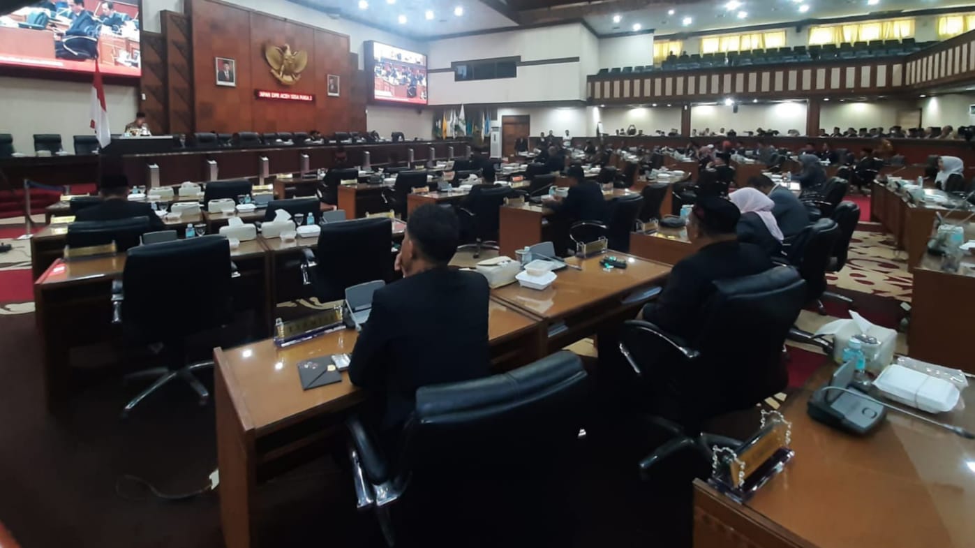 Rapat Paripurna penyampaikan susunan AKD DPRA, Selasa (26/7/2022). Foto: Nukilan/Hadiansyah.