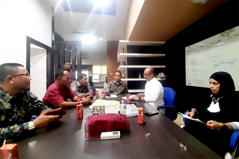 DPRK Siemelu dan Peragkat Gampong mengadu ke Dinas PUPR Aceh. (Foto: Nukilan.id)