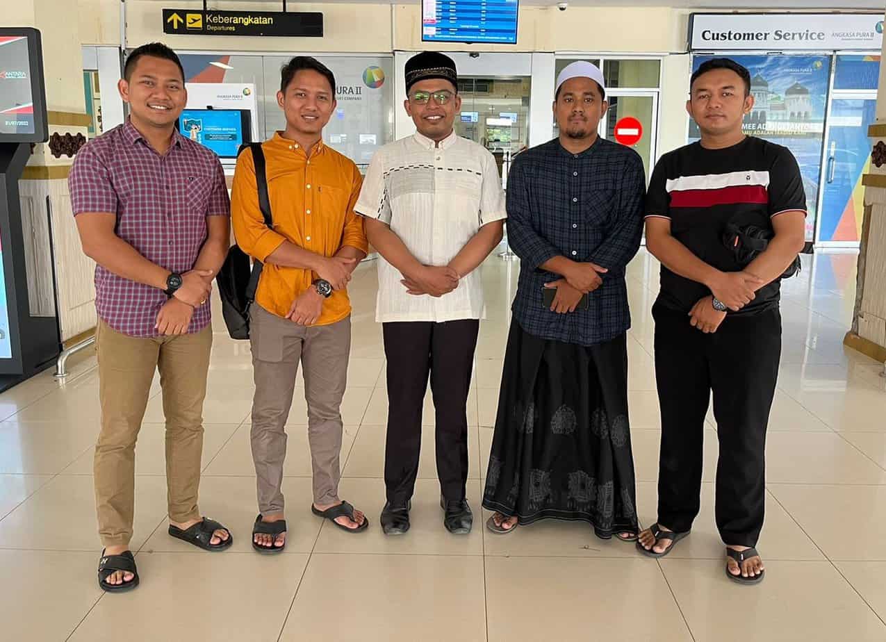 Teungku Munawir Umar di Bandara SIM. (Foto: Ist)