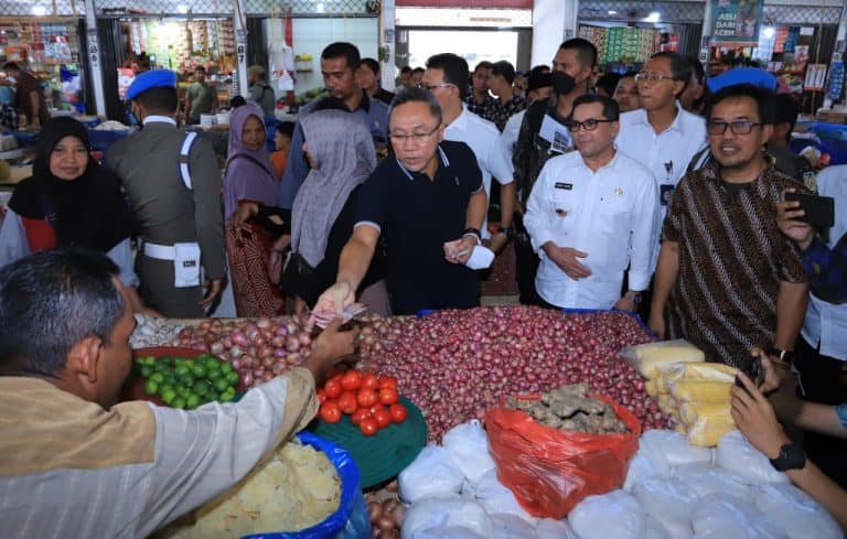 Tinjau Pasar Al-Mahirah Banda Aceh, Mendag RI: Harga Komoditas Pangan Masih Normal