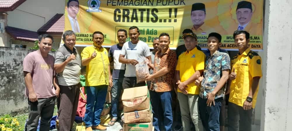 Partai Golkar Salurkan Pupuk Gratis di Abdya