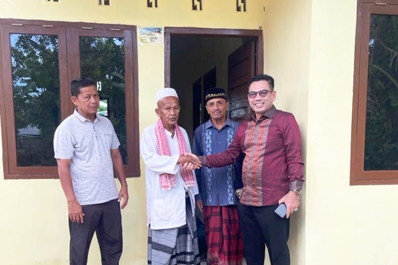 Anggota DPR Aceh HT Ibrahim Mulai Salurkan Rumah Bantuan Dhuafa dan Fakir Miskin