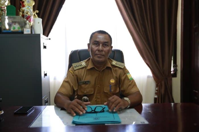 Camat Lhoong, Drs. Rauza Daud Saleh. (Foto: Ist)