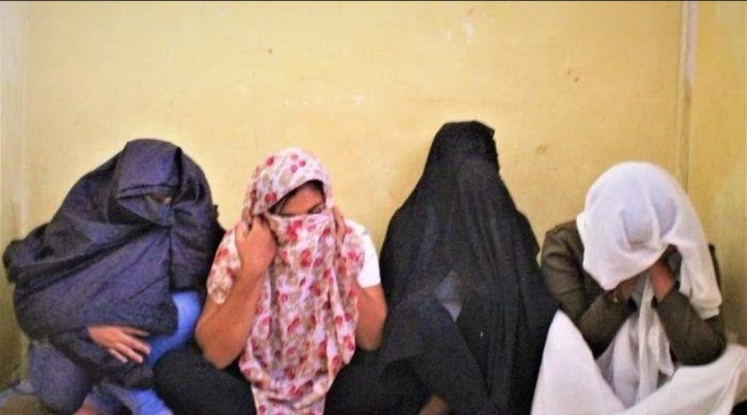 11 wanita diamankan Satpol PP dan WH Banda Aceh. (Foto: Hadiansyah/Nukilan)