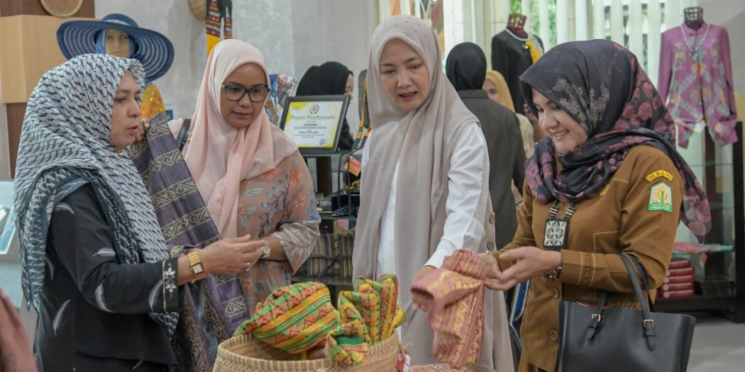 Ayu Marzuki Kunjungi Sekretariat Dekranasda Aceh