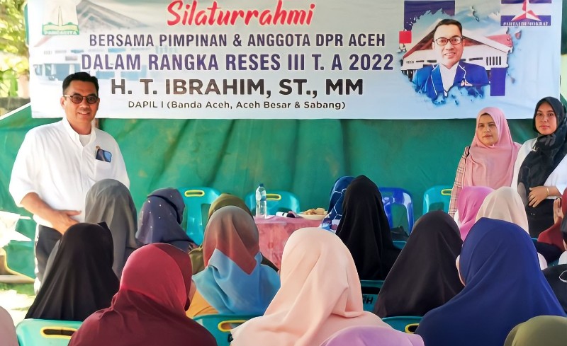 Reses di Peukan Bada, Bang Bram Dorong Usaha Kecil dan Wisata Religi Gampong Gurah