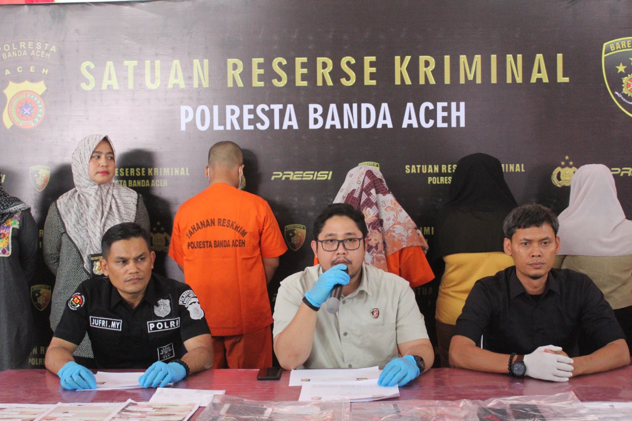 Konferensi pers di Polresta Banda Aceh.