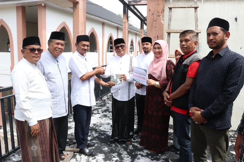 BMA Salurkan Bantuan Kebakaran untuk Dayah Babul Ilmi Rp 50 Juta