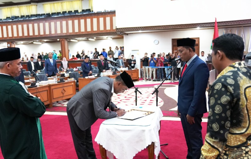 Edy Asaruddin Ganti Alm Jauhari Amin di DPR Aceh