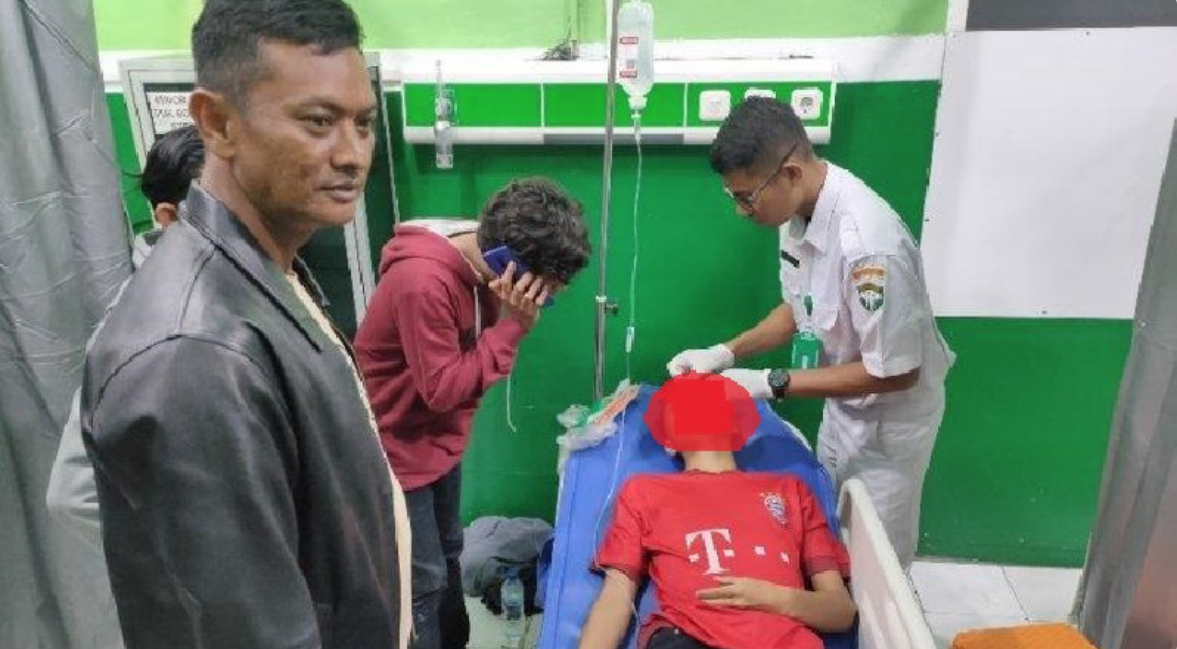 Mahasiswa Unimal, Ahmad Ahyan saat dirawat di RS Kesrem Lhokseumawe. (Foto: Ist)