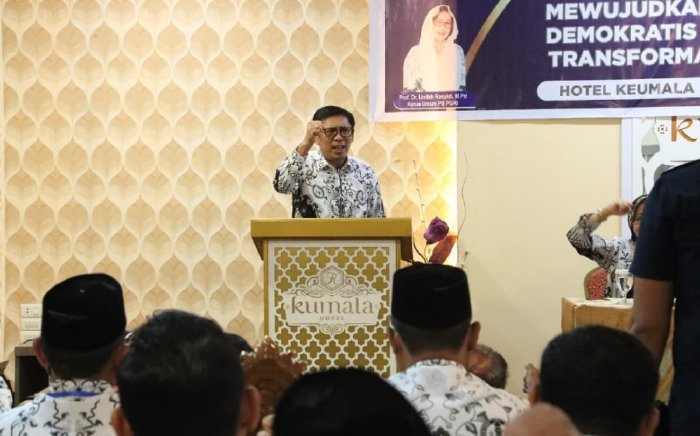 Alhudri Minta PGRI Aceh Dorong Peningkatan Kompetensi Guru