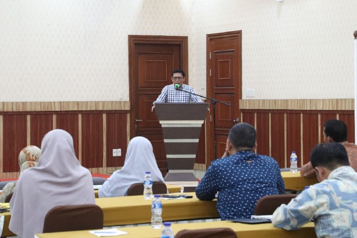 Kepala Dinas Pendidikan Aceh Drs. Alhudri, MM saat membuka Rapat Koordinasi Hari Aksara Internasional di Banda Aceh. Sabtu, 19 November 2022.