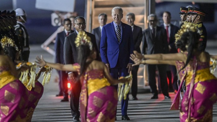 Kedatangan Presiden AS Joe Biden di Bali (Foto: ANTARA FOTO/GALIH PRADIPTA)